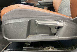 Keltainen Volkswagen ID.4 2021 kuva 22.