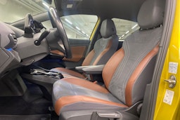 Keltainen Volkswagen ID.4 2021 kuva 23.