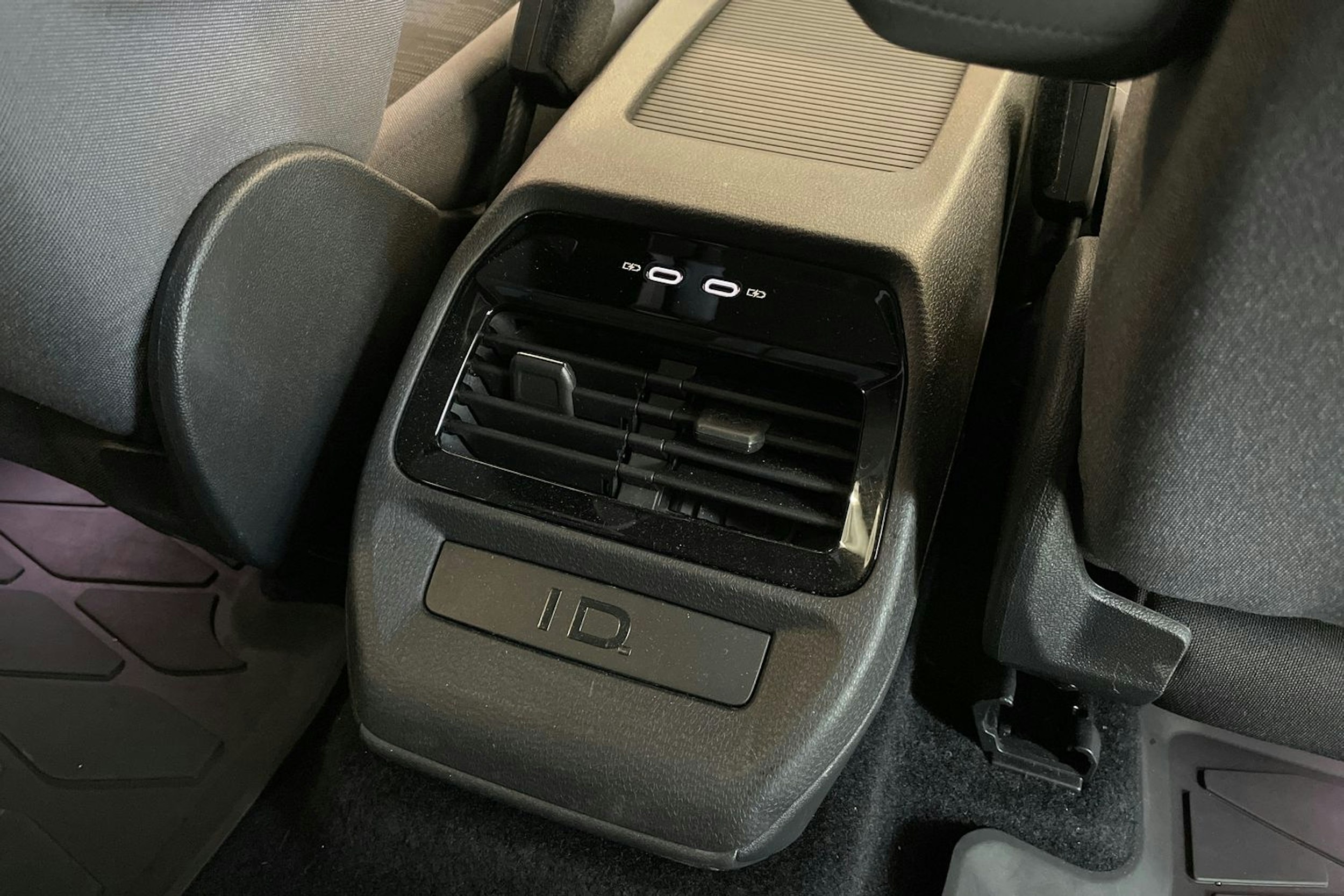 harmaa Volkswagen ID.4 2021 kuva 26.