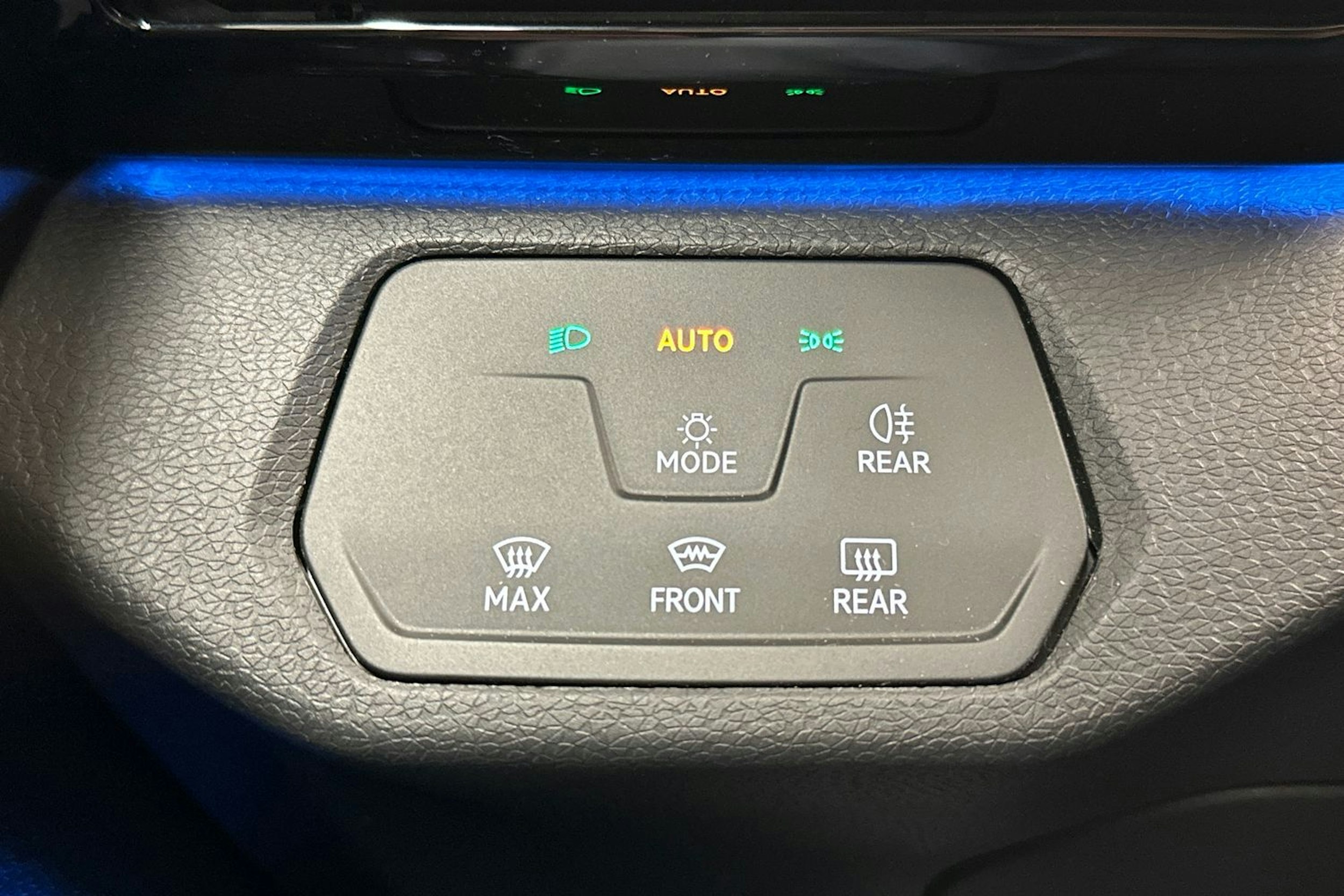 Harmaa Volkswagen ID.4 2021 kuva 15.