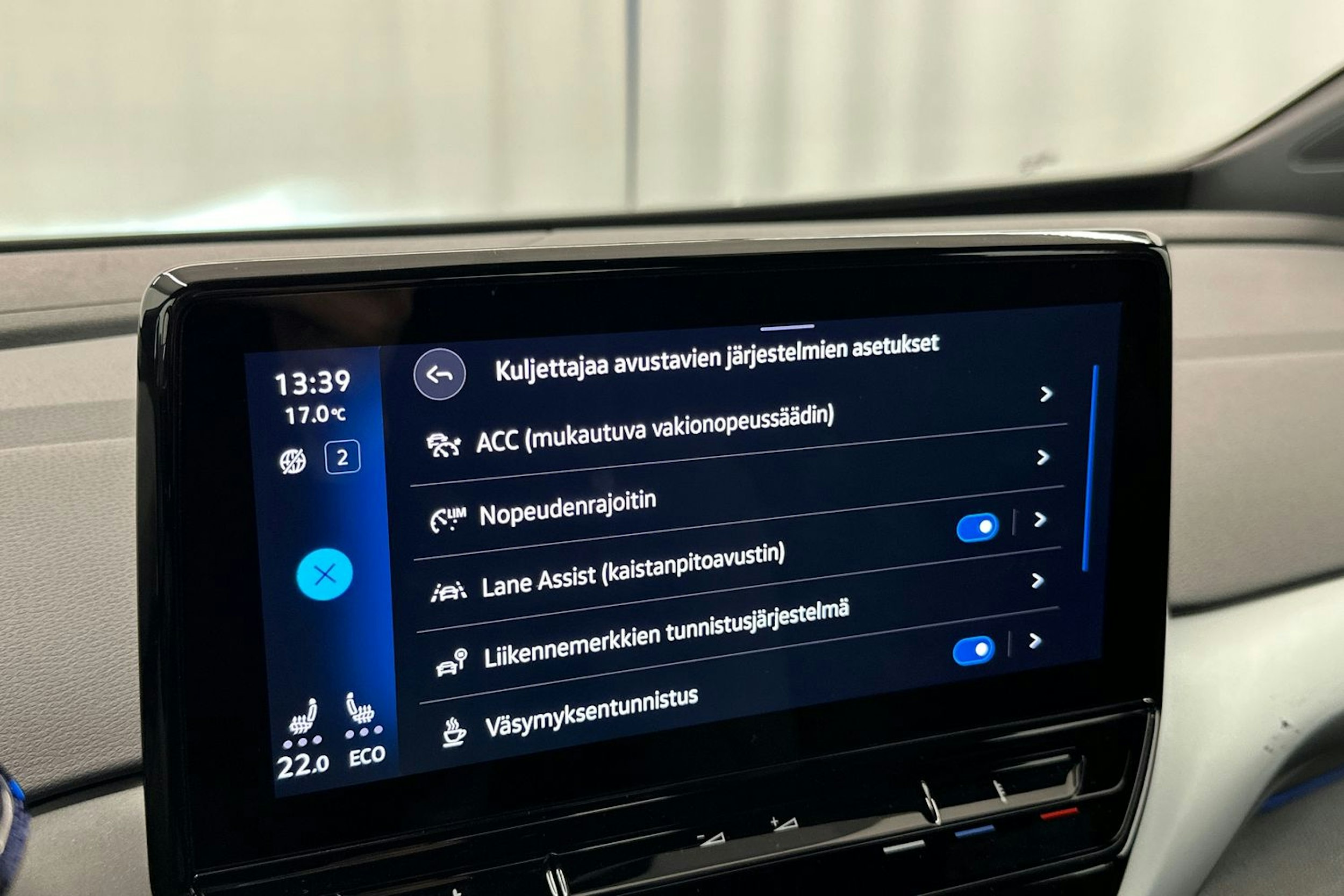 Harmaa Volkswagen ID.4 2021 kuva 23.