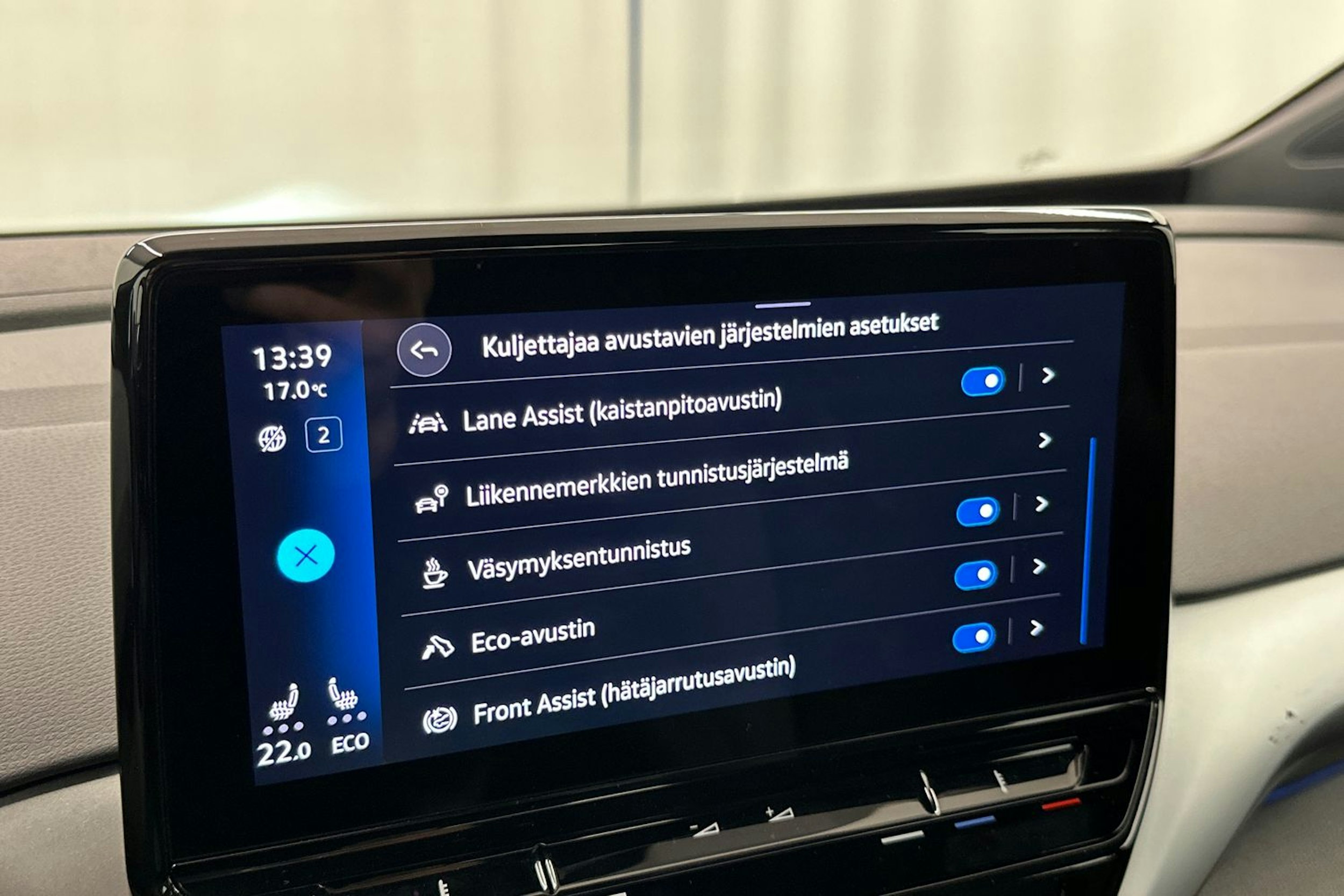 Harmaa Volkswagen ID.4 2021 kuva 24.