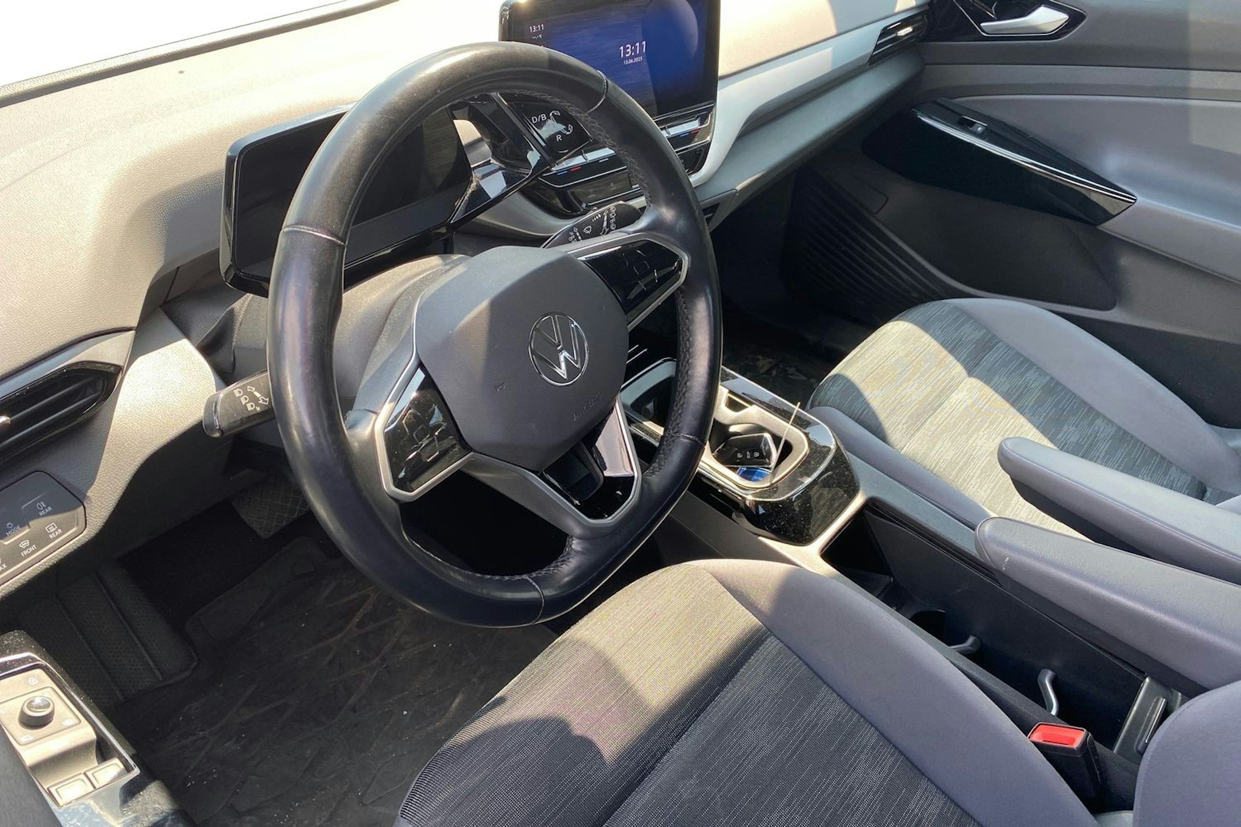 valkoinen Volkswagen ID.4 2021 kuva 3.