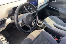valkoinen Volkswagen ID.4 2021 kuva 3.