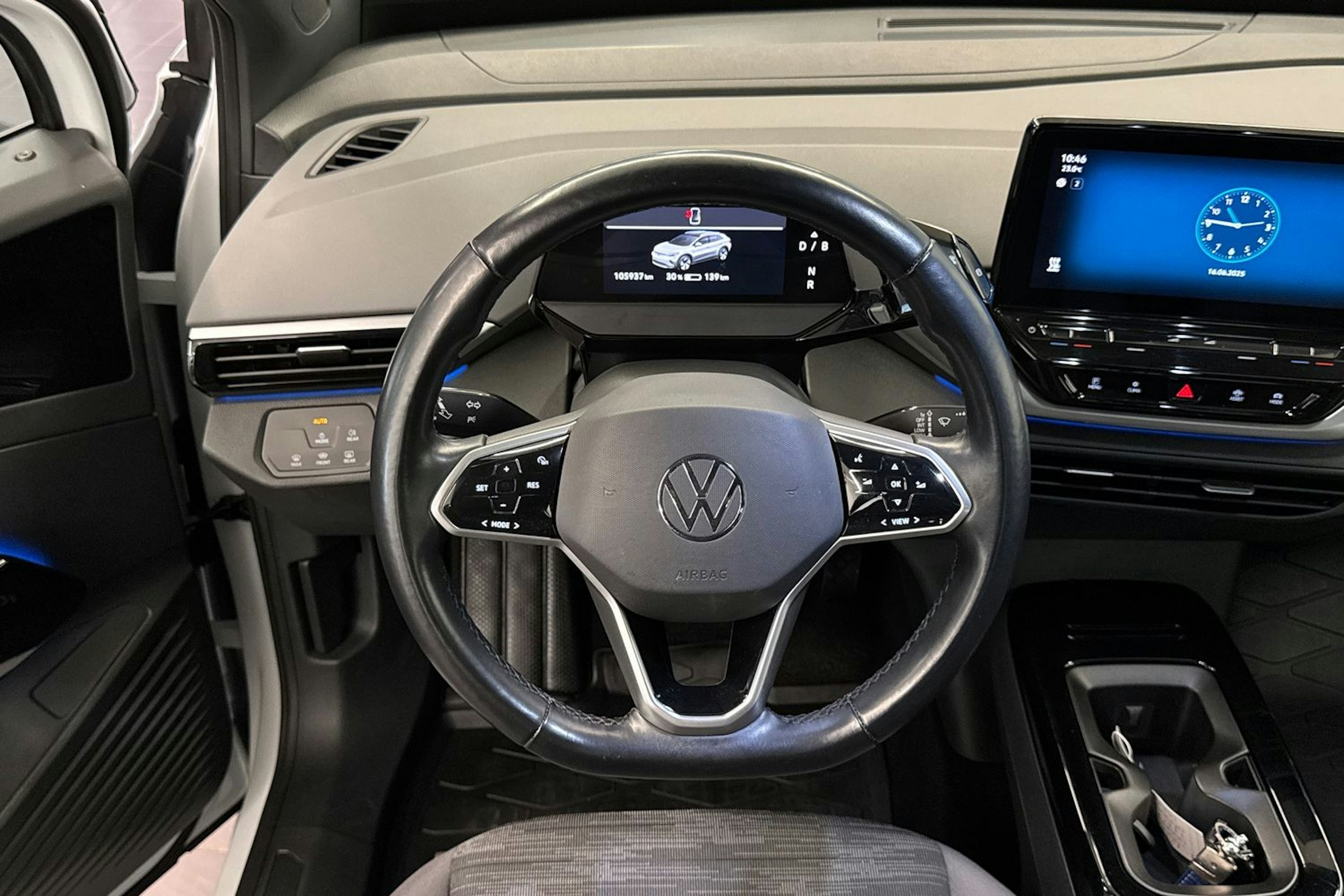 valkoinen Volkswagen ID.4 2021 kuva 17.