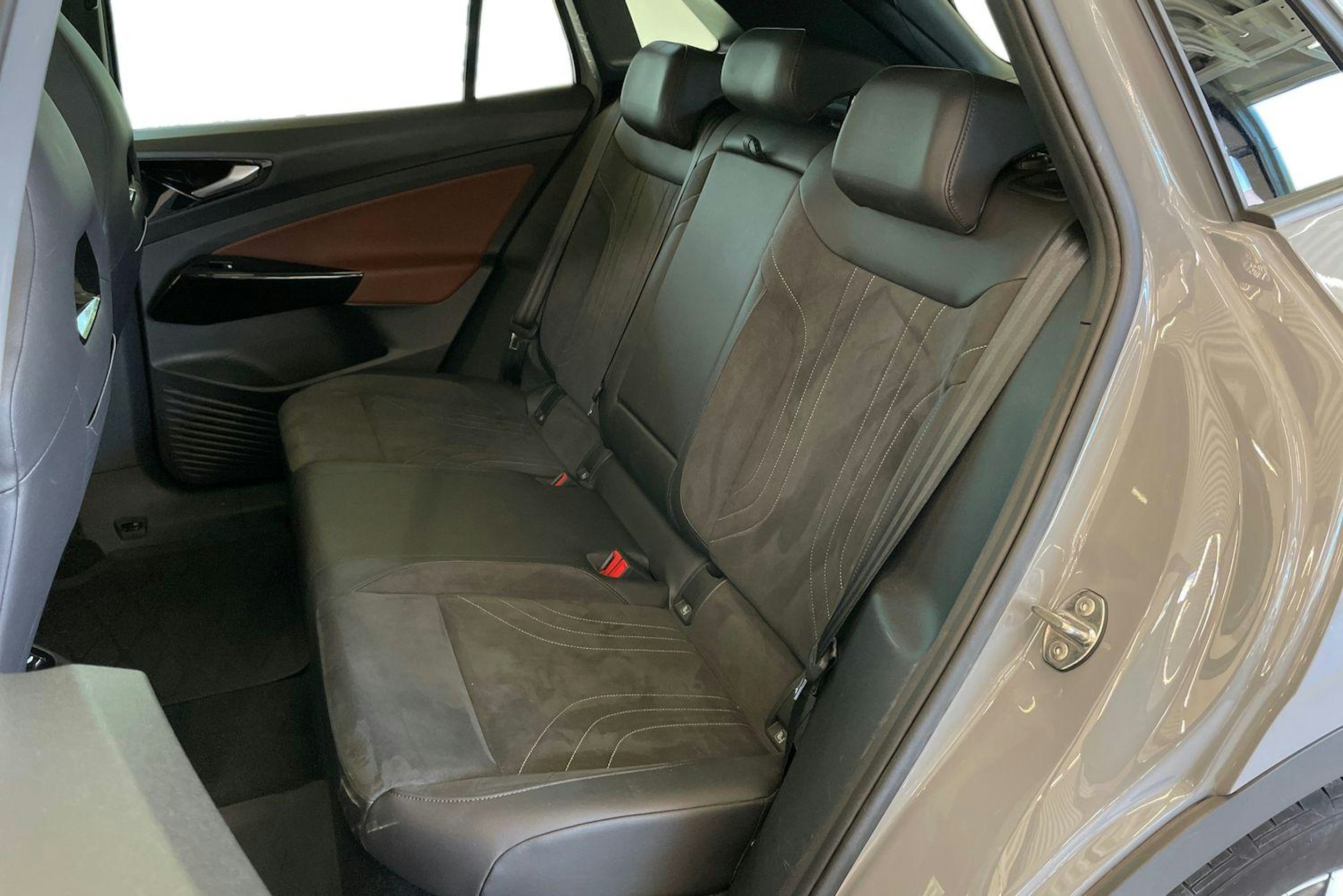 harmaa Volkswagen ID.4 2021 kuva 10.