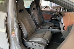 harmaa Volkswagen ID.4 2021 kuva 32.