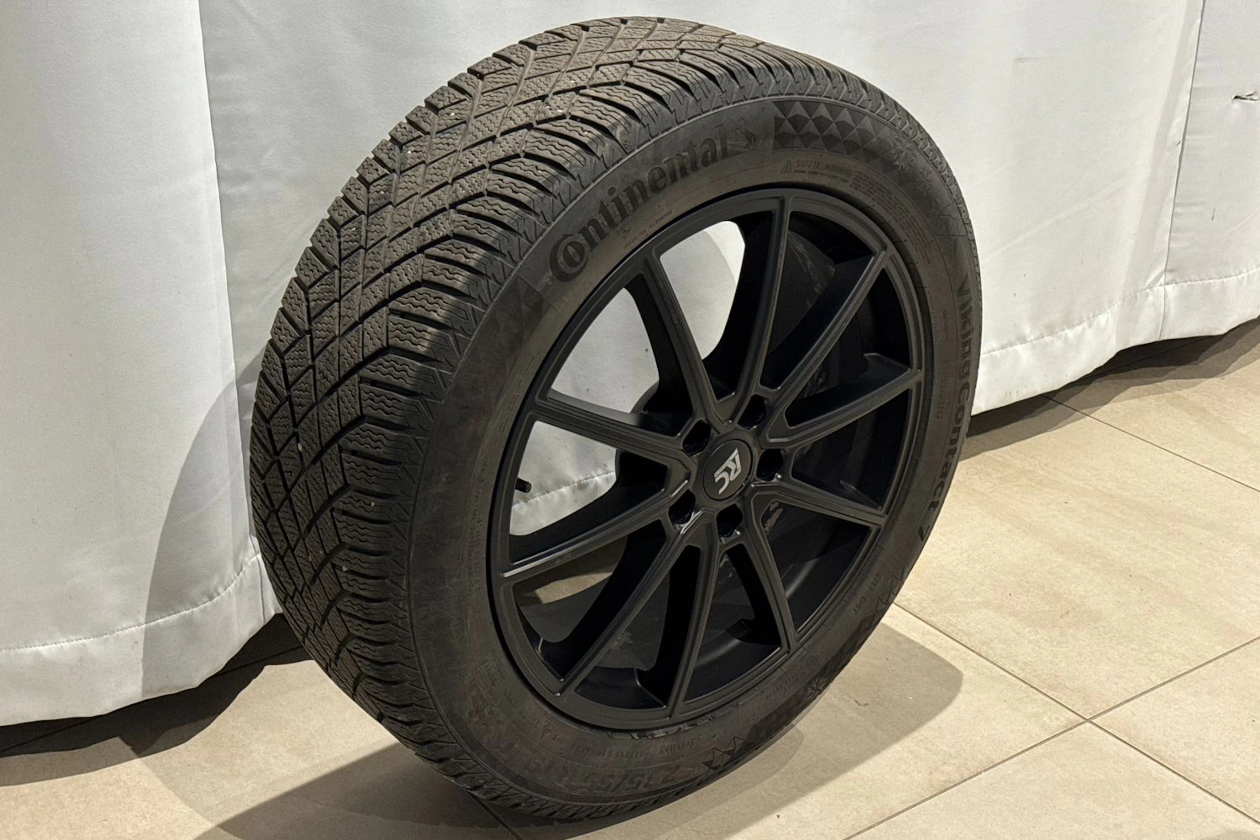 harmaa Volkswagen ID.4 2021 kuva 11.