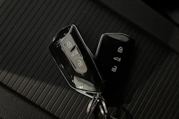 harmaa Volkswagen ID.4 2021 kuva 24.