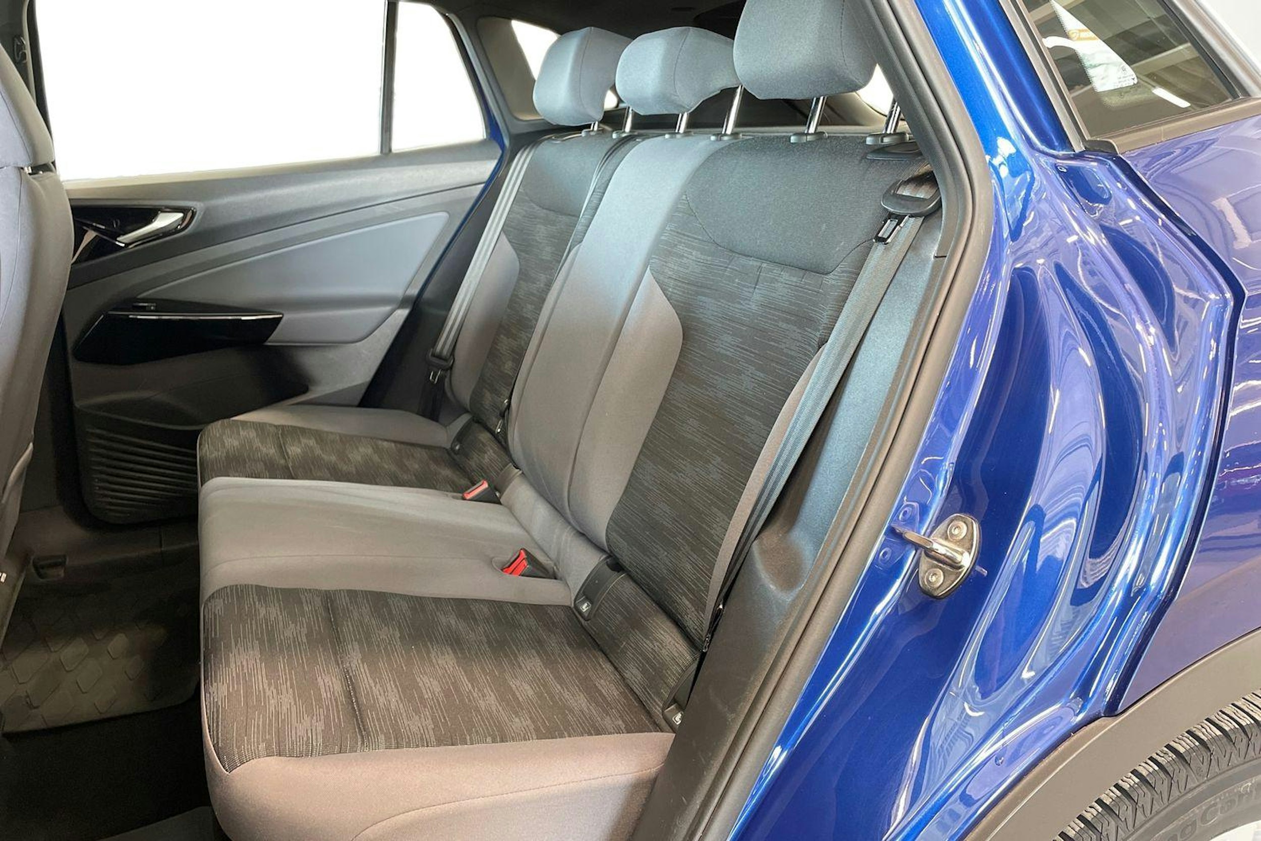 sininen Volkswagen ID.4 2021 kuva 10.
