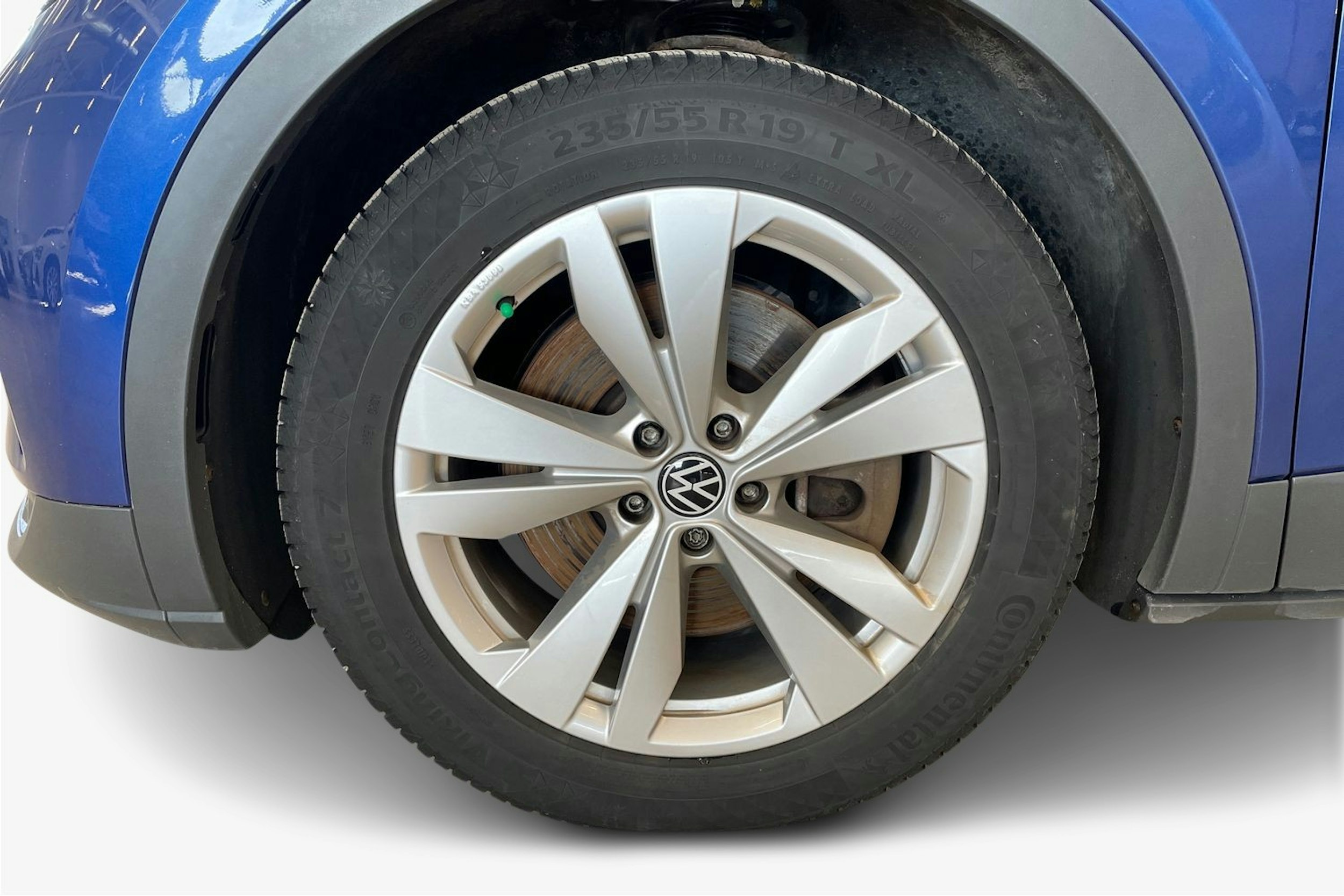 sininen Volkswagen ID.4 2021 kuva 11.