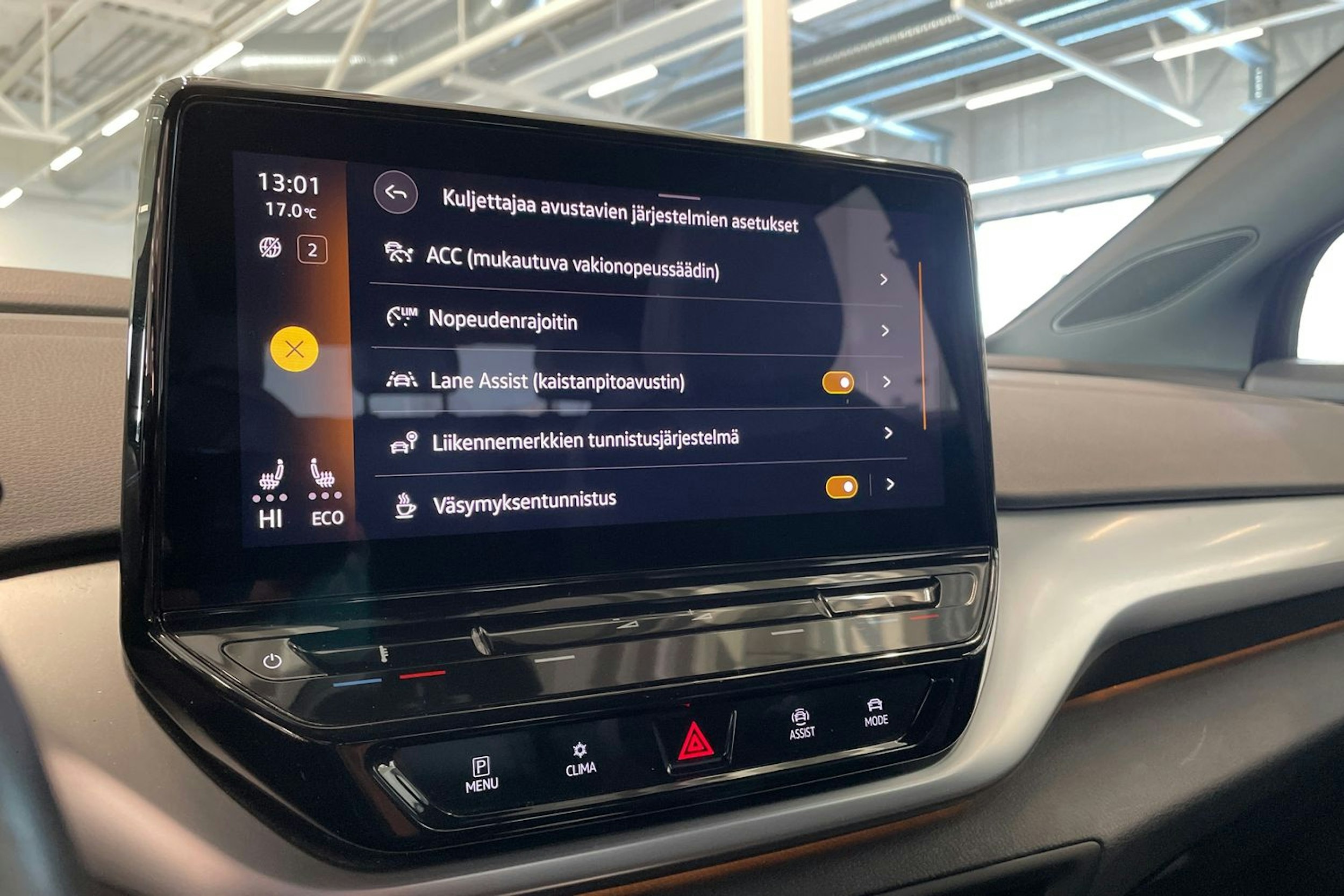 sininen Volkswagen ID.4 2021 kuva 24.