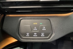 sininen Volkswagen ID.4 2021 kuva 28.