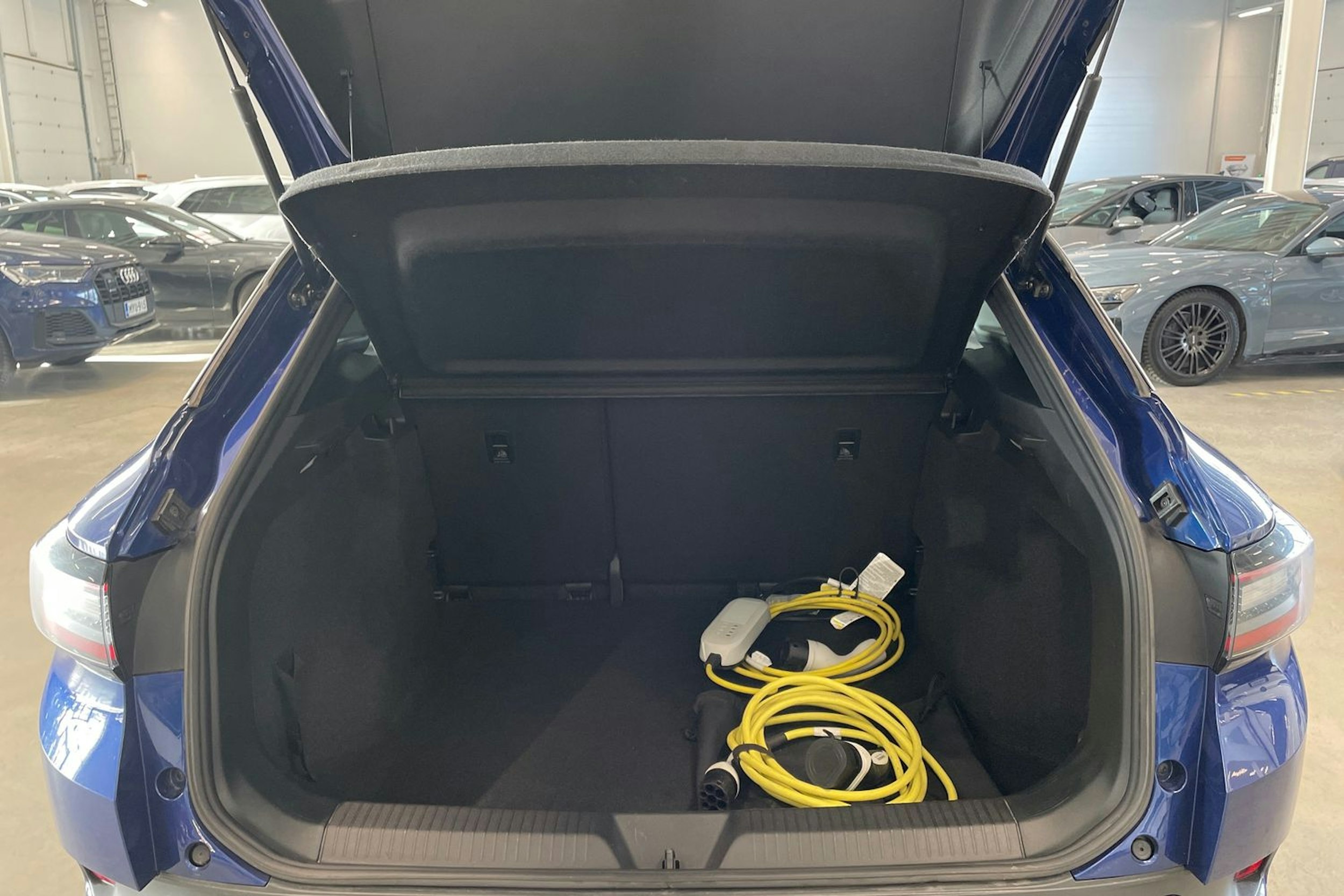 sininen Volkswagen ID.4 2021 kuva 31.