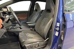 sininen Volkswagen ID.4 2021 kuva 7.