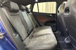 sininen Volkswagen ID.4 2021 kuva 10.