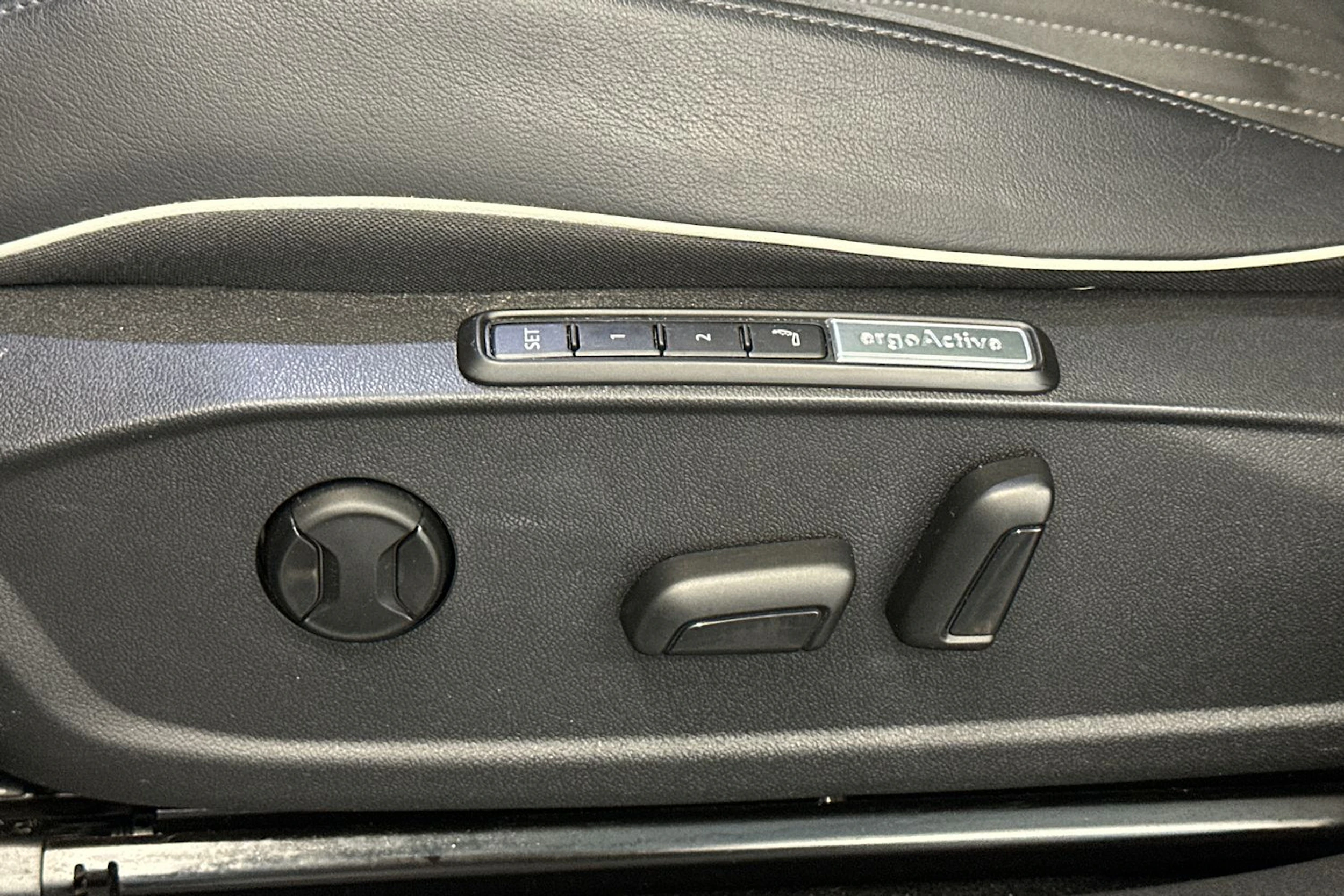 sininen Volkswagen ID.4 2021 kuva 17.