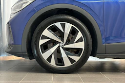 sininen Volkswagen ID.4 2021 kuva 29.