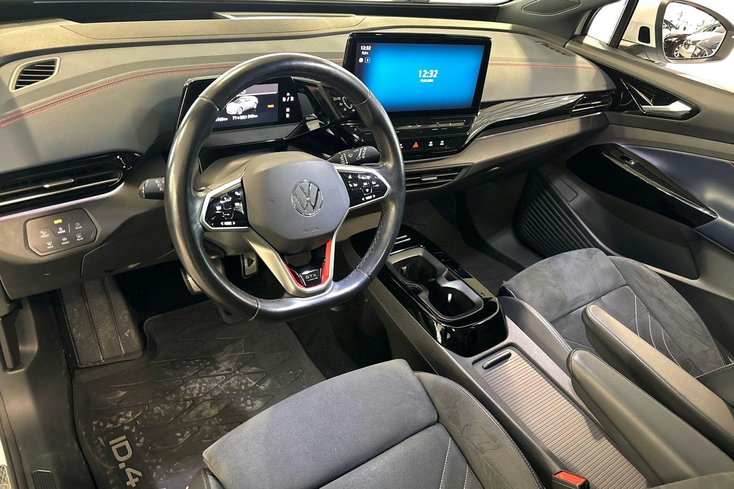 valkoinen Volkswagen ID.4 2021 kuva 6.