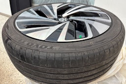 valkoinen Volkswagen ID.4 2021 kuva 11.