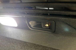 valkoinen Volkswagen ID.4 2021 kuva 15.