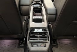 valkoinen Volkswagen ID.4 2021 kuva 16.