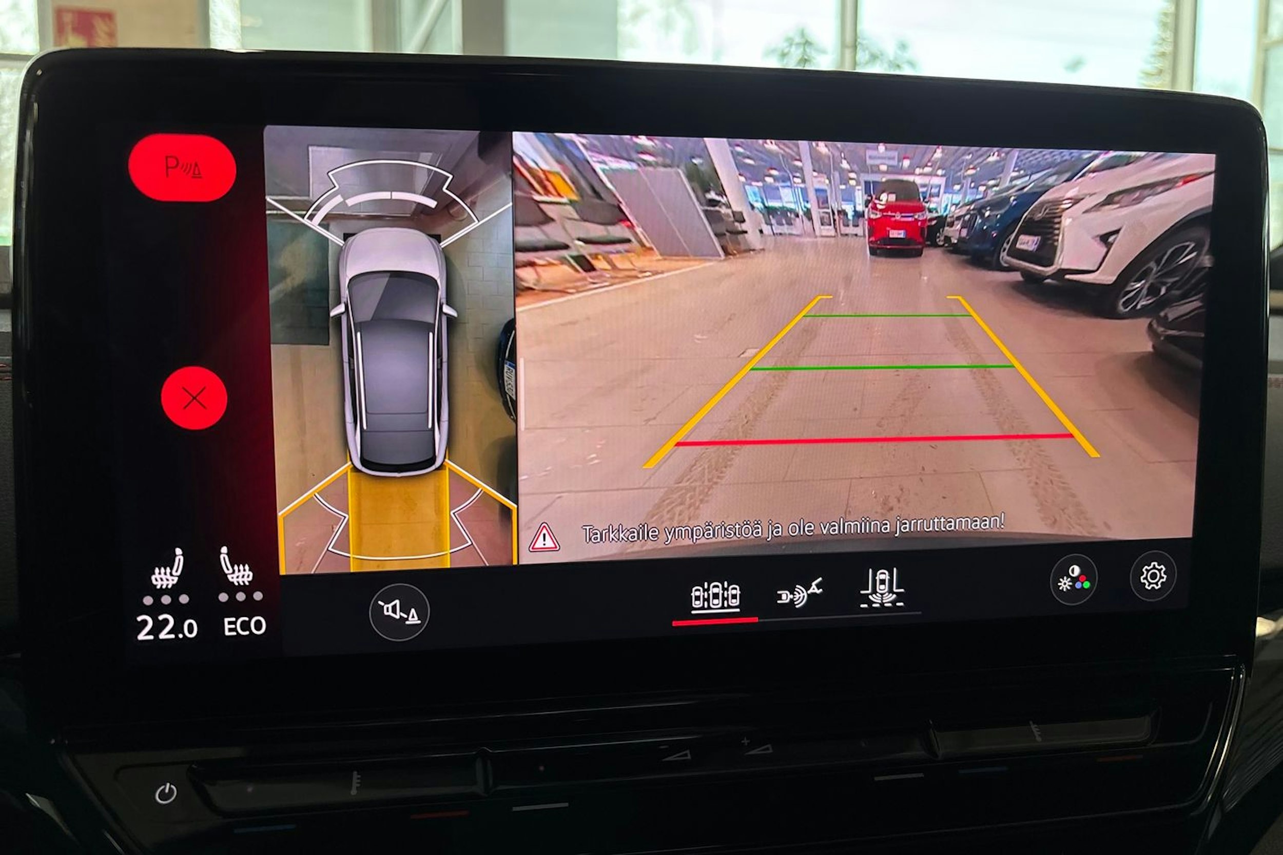 valkoinen Volkswagen ID.4 2021 kuva 24.