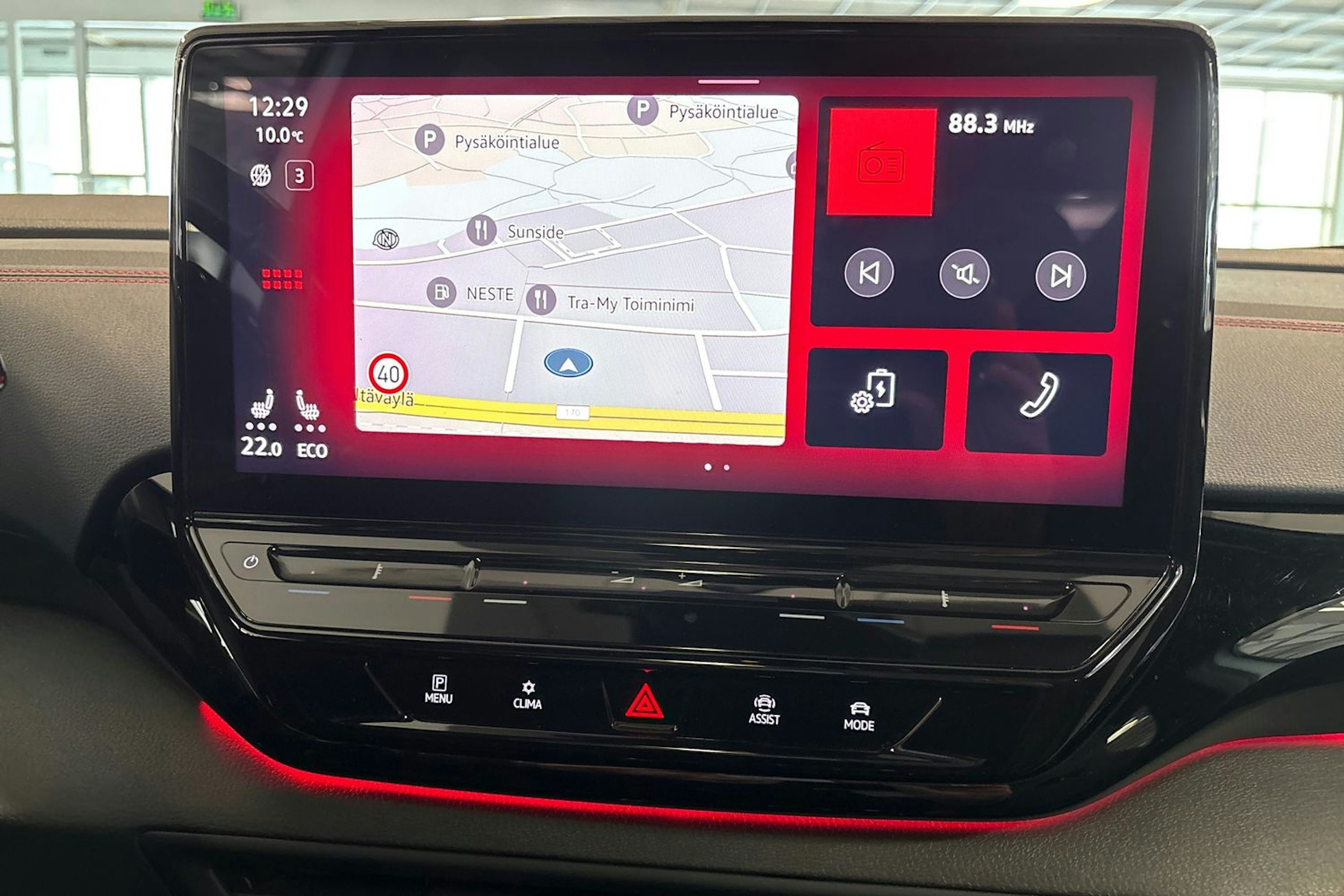 valkoinen Volkswagen ID.4 2021 kuva 25.