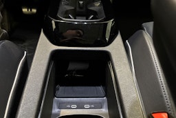 valkoinen Volkswagen ID.4 2021 kuva 29.