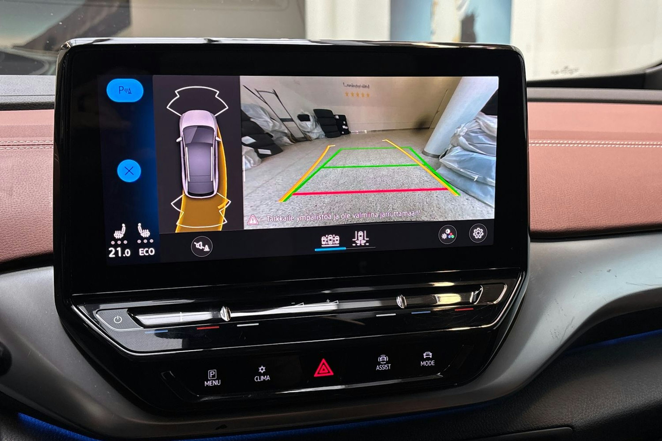 valkoinen Volkswagen ID.4 2021 kuva 18.