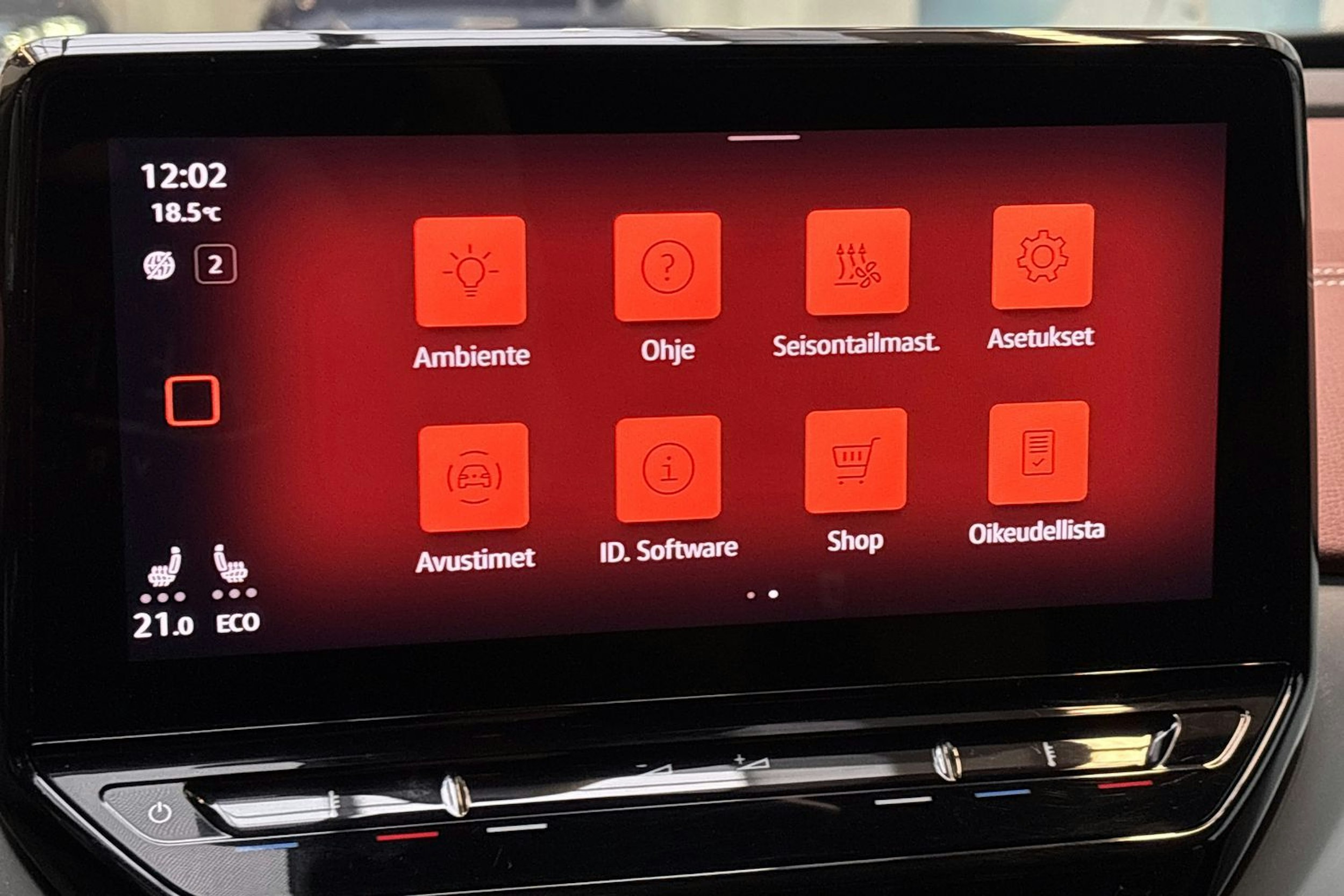 valkoinen Volkswagen ID.4 2021 kuva 21.