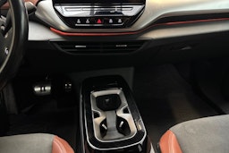 valkoinen Volkswagen ID.4 2021 kuva 22.