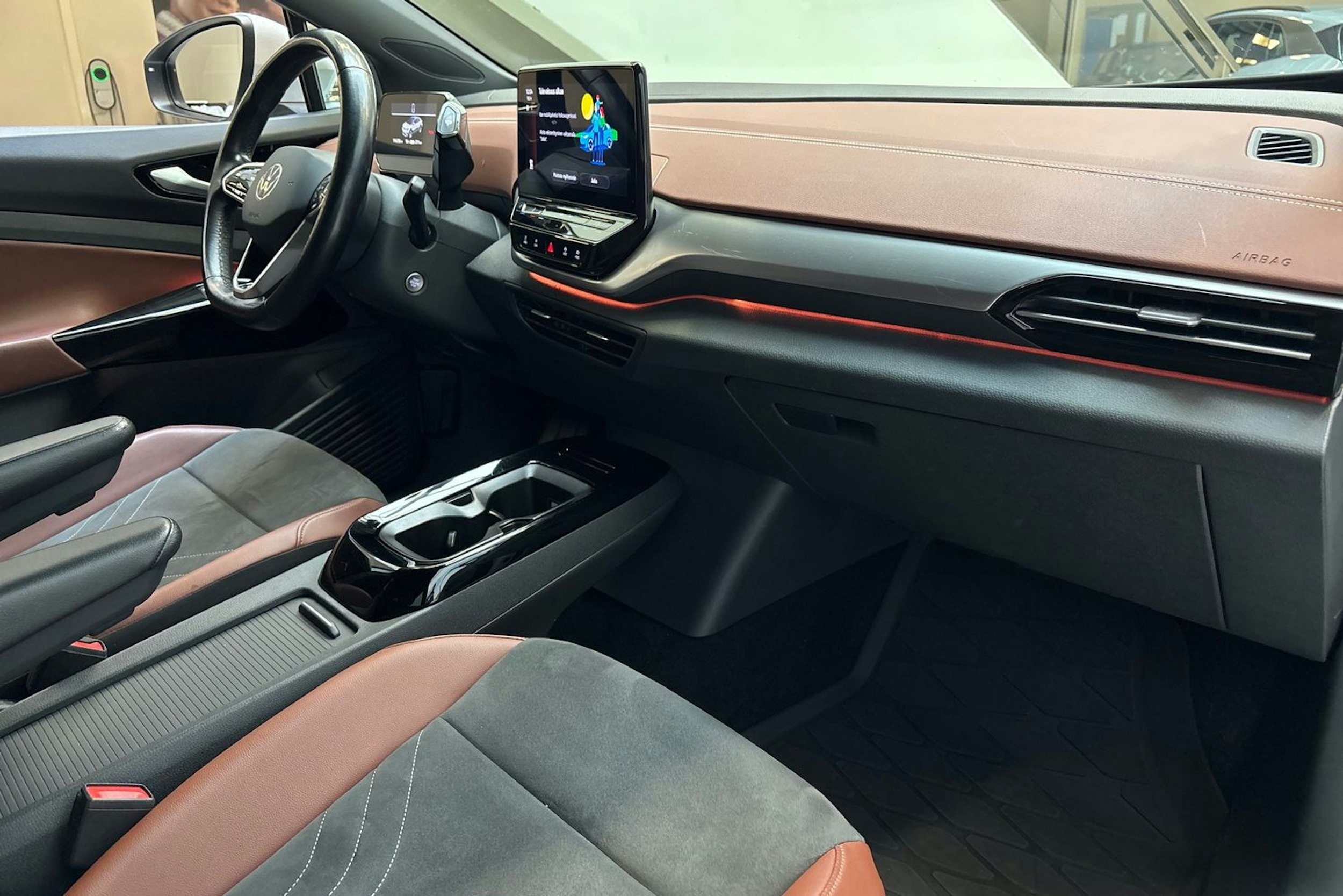 valkoinen Volkswagen ID.4 2021 kuva 24.