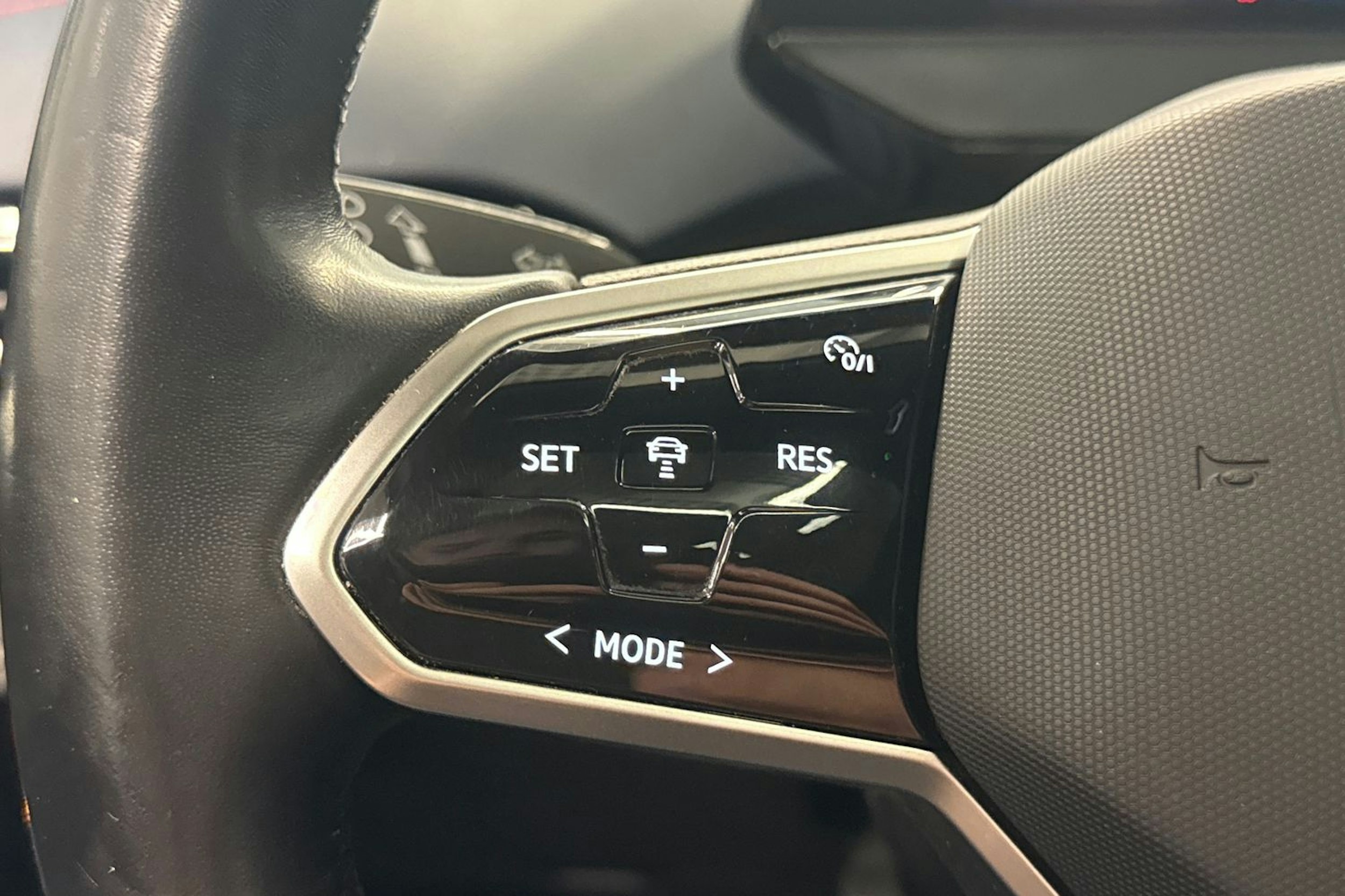 hopea Volkswagen ID.4 2022 kuva 15.