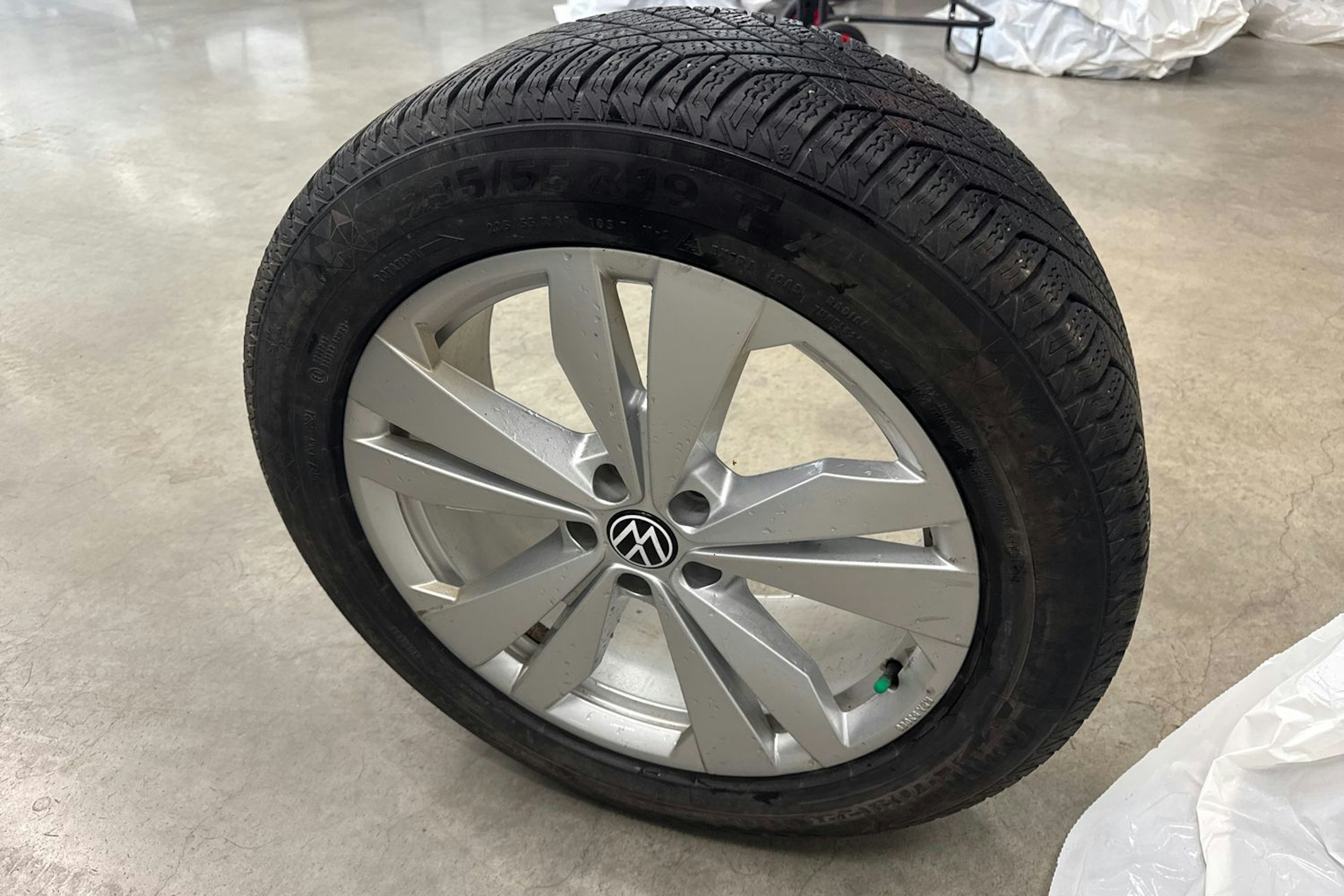 hopea Volkswagen ID.4 2022 kuva 33.