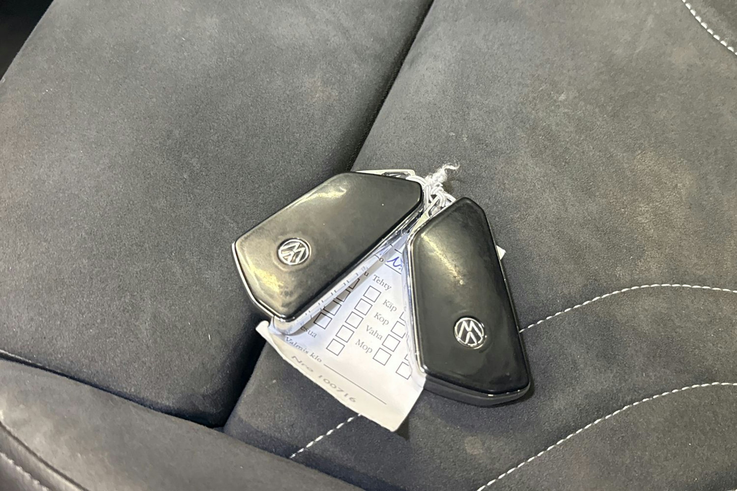 hopea Volkswagen ID.4 2022 kuva 35.