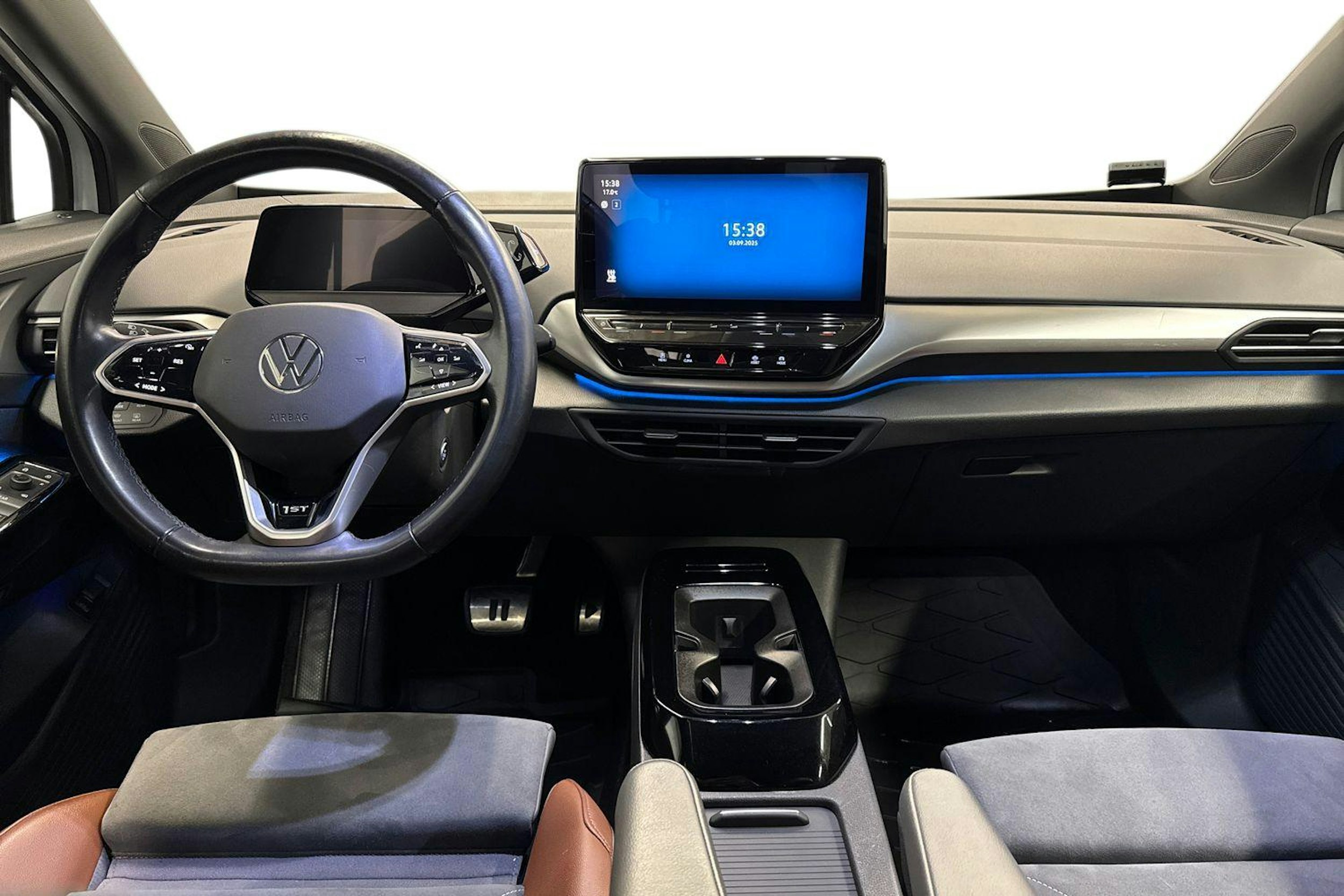 valkoinen Volkswagen ID.4 2021 kuva 9.