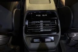 valkoinen Volkswagen ID.4 2021 kuva 27.