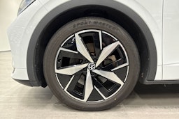 valkoinen Volkswagen ID.4 2021 kuva 11.