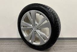 valkoinen Volkswagen ID.4 2021 kuva 13.