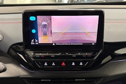 valkoinen Volkswagen ID.4 2021 kuva 16.