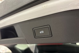 valkoinen Volkswagen ID.4 2021 kuva 18.