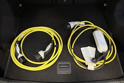 valkoinen Volkswagen ID.4 2021 kuva 19.