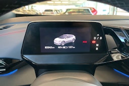 punainen Volkswagen ID.4 2021 kuva 17.