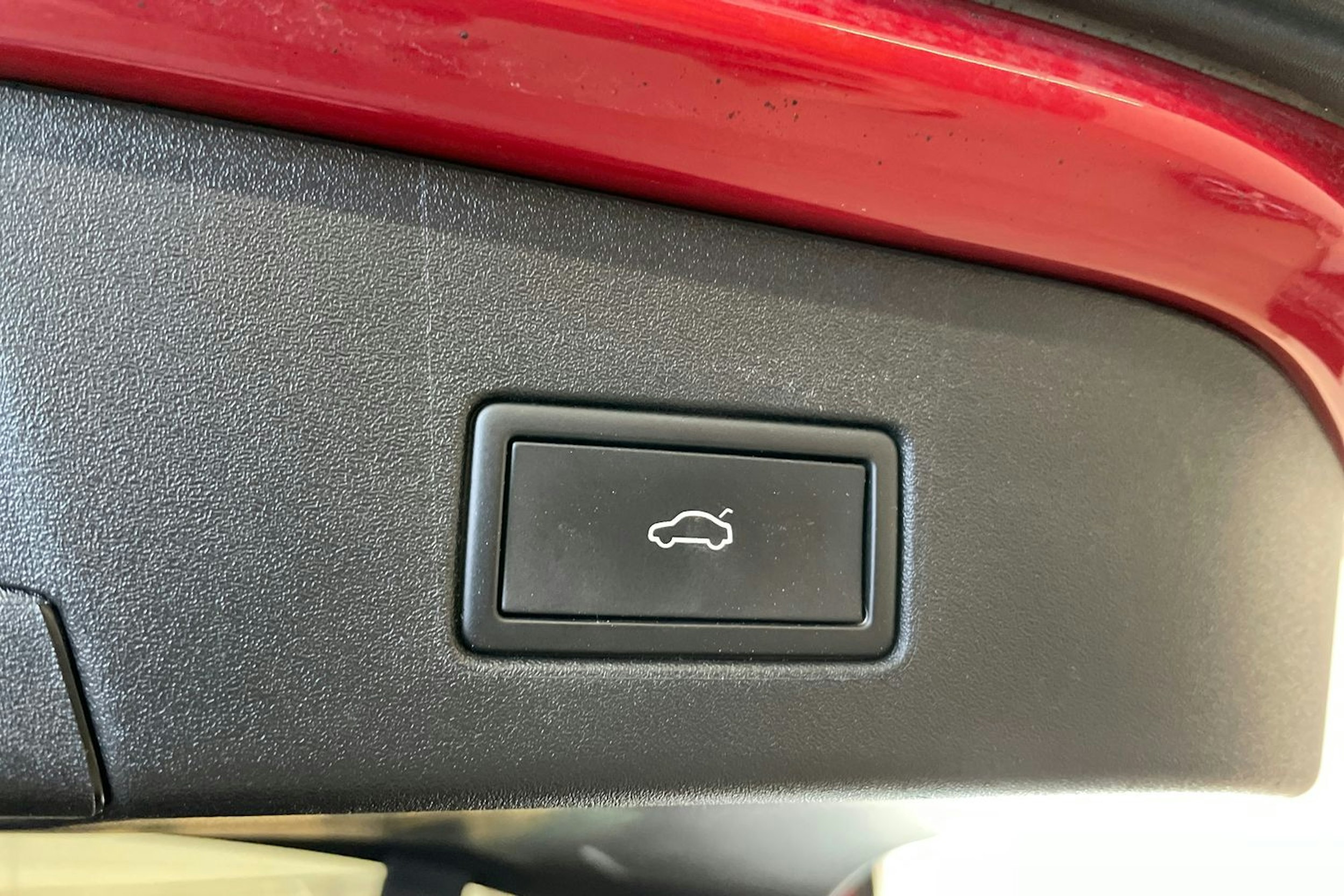 punainen Volkswagen ID.4 2021 kuva 21.