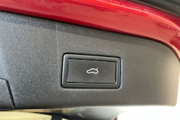 punainen Volkswagen ID.4 2021 kuva 21.