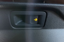 punainen Volkswagen ID.4 2021 kuva 22.