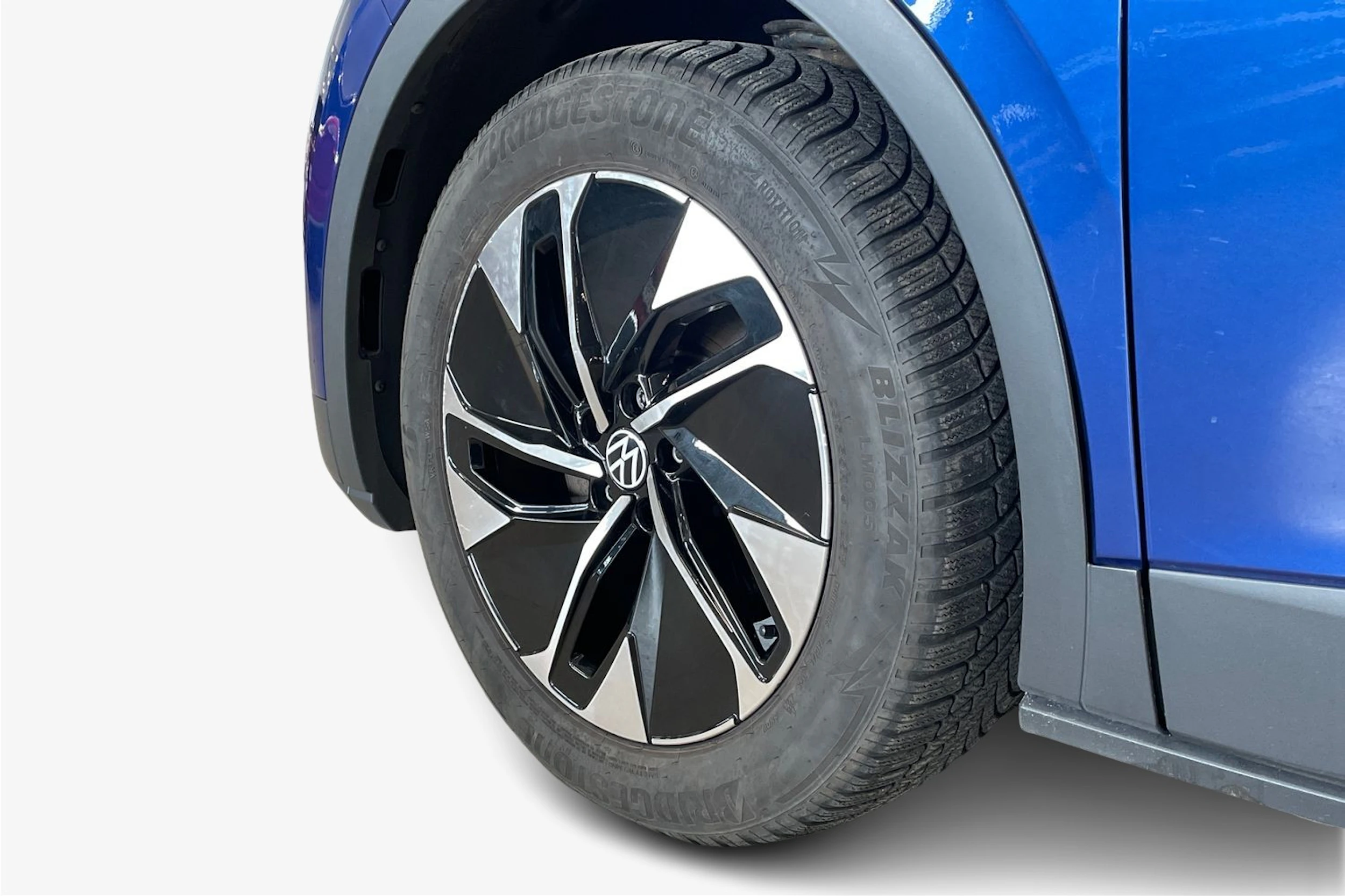 sininen Volkswagen ID.4 2021 kuva 9.