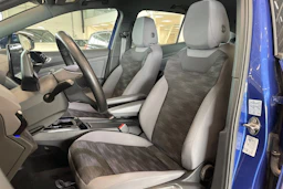 sininen Volkswagen ID.4 2021 kuva 11.
