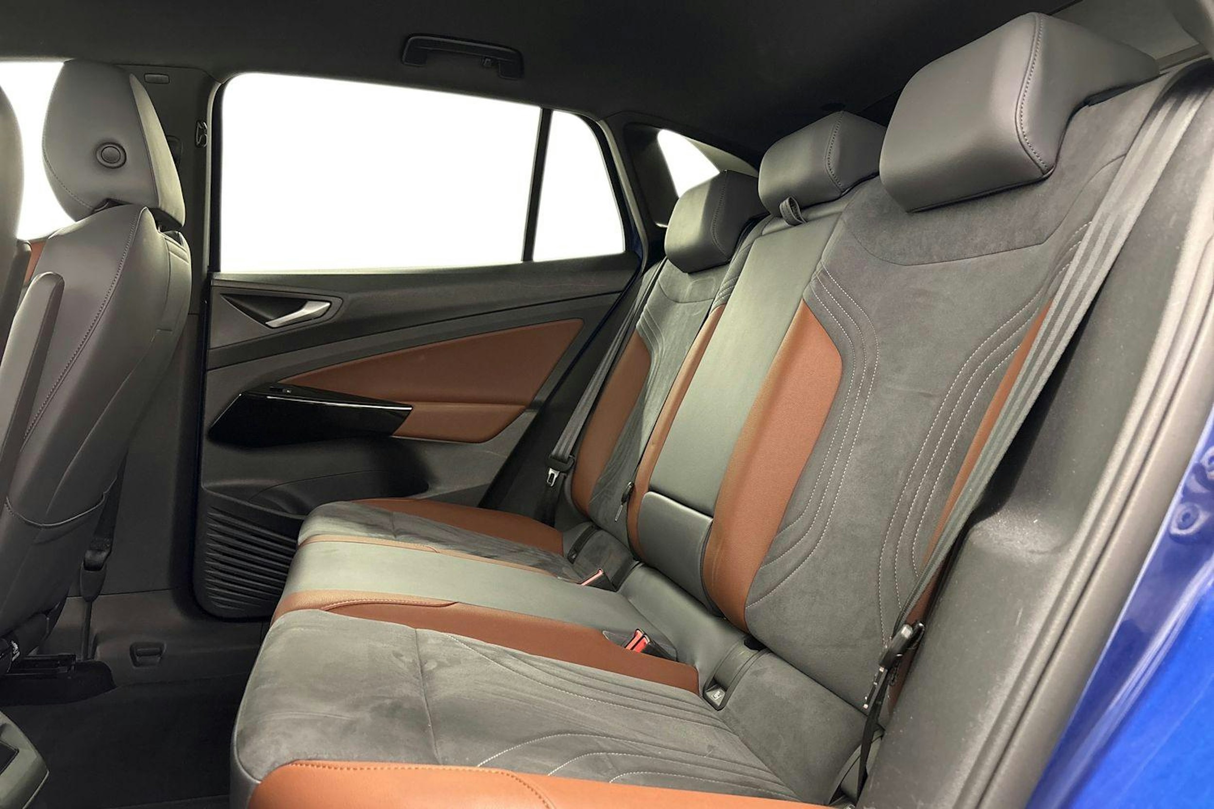 sininen Volkswagen ID.4 2021 kuva 10.